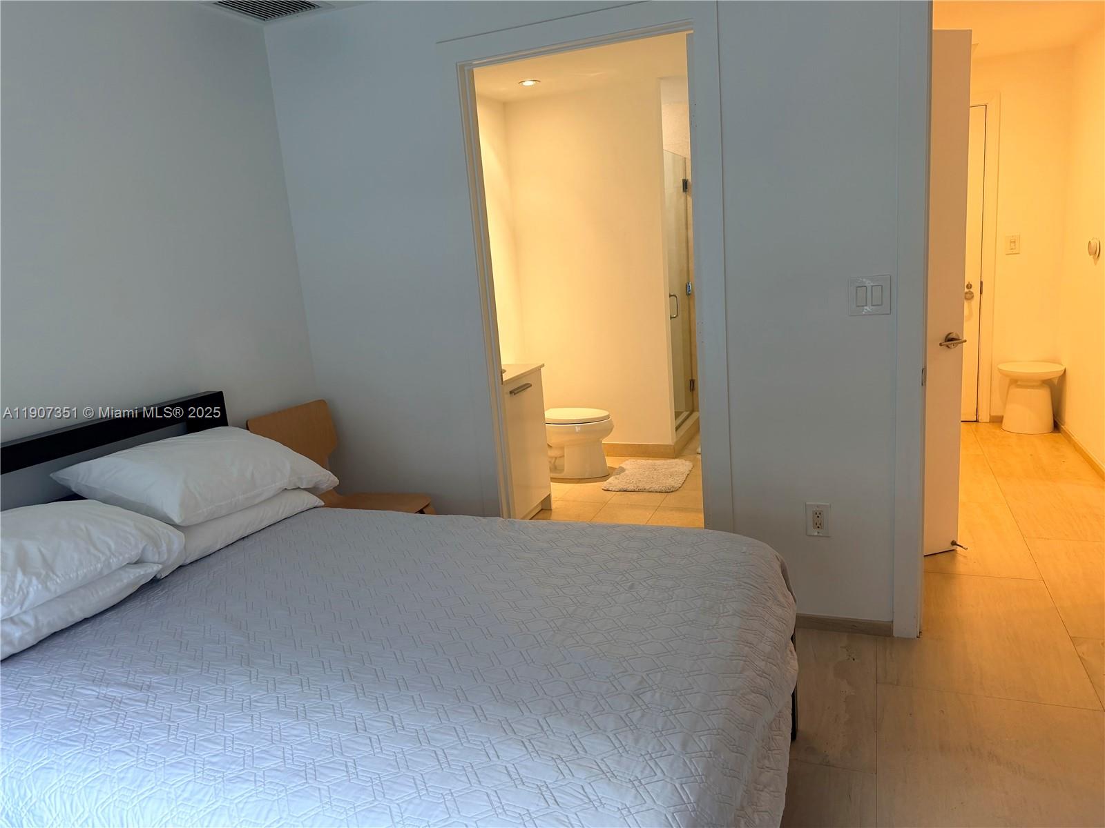 1060 Brickell Ave #613, Miami FL 33131