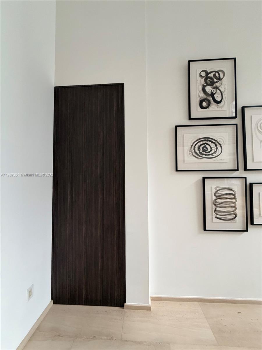 1060 Brickell Ave #613, Miami FL 33131