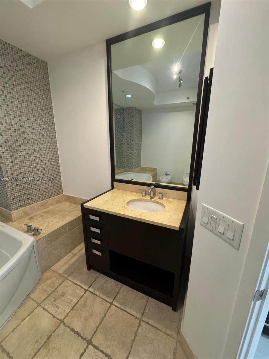 18201 Collins Ave #5402, Sunny Isles Beach FL 33160