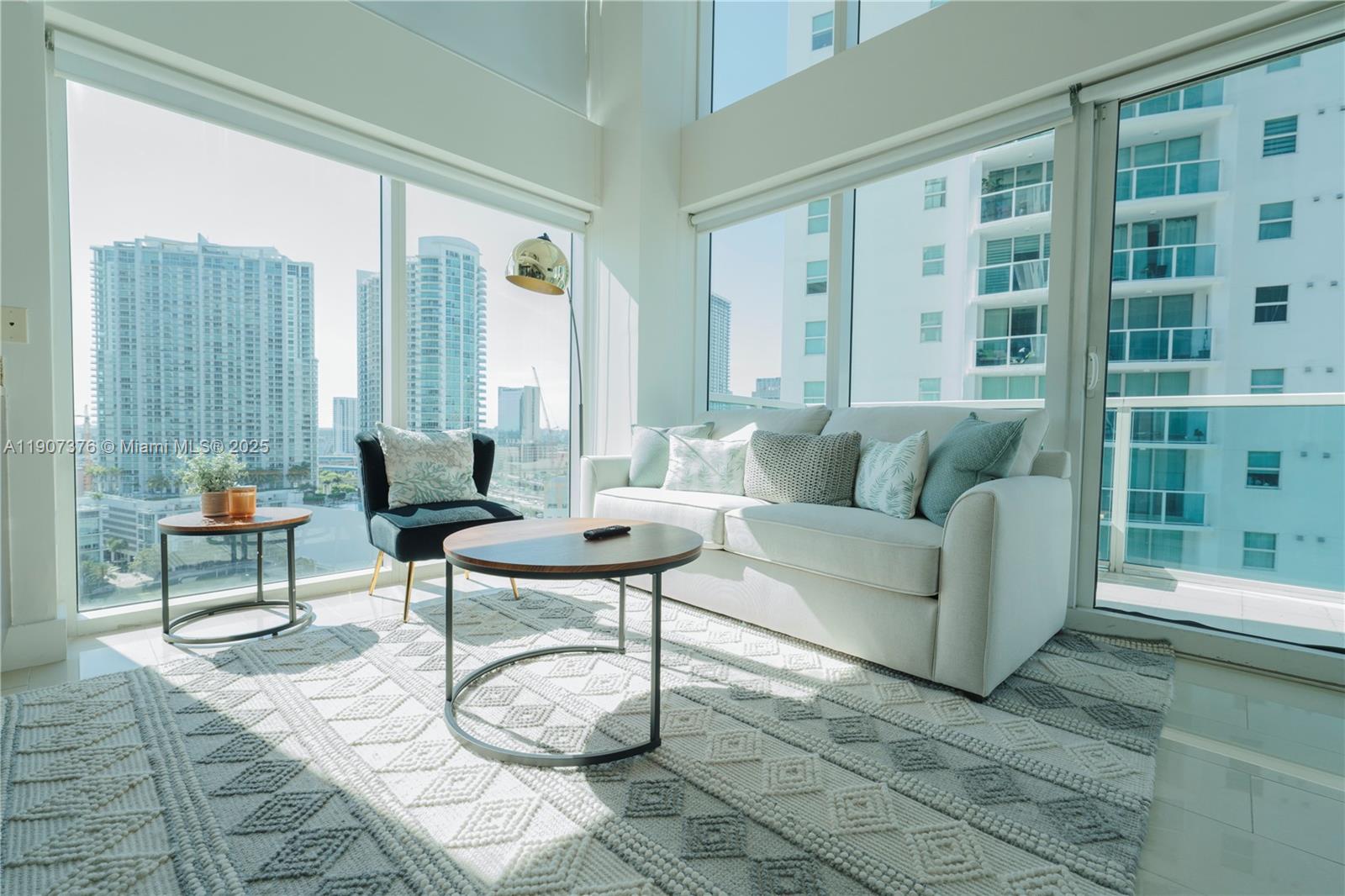 41 SE 5th St #1217, Miami FL 33131