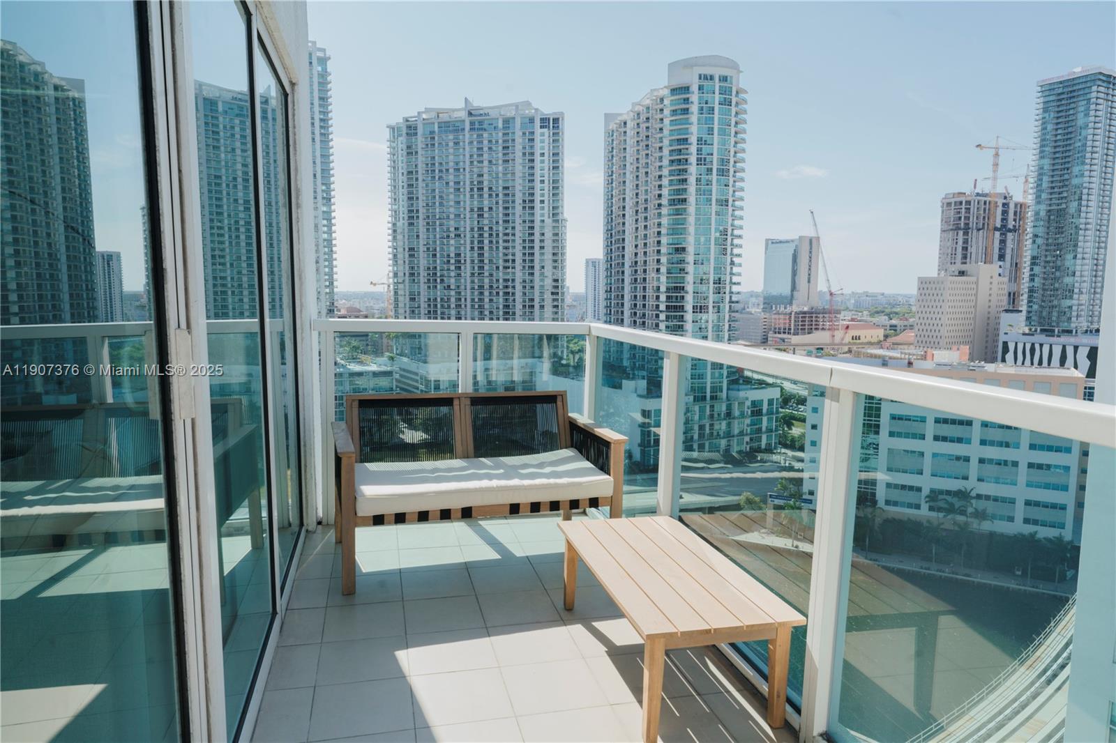 41 SE 5th St #1217, Miami FL 33131