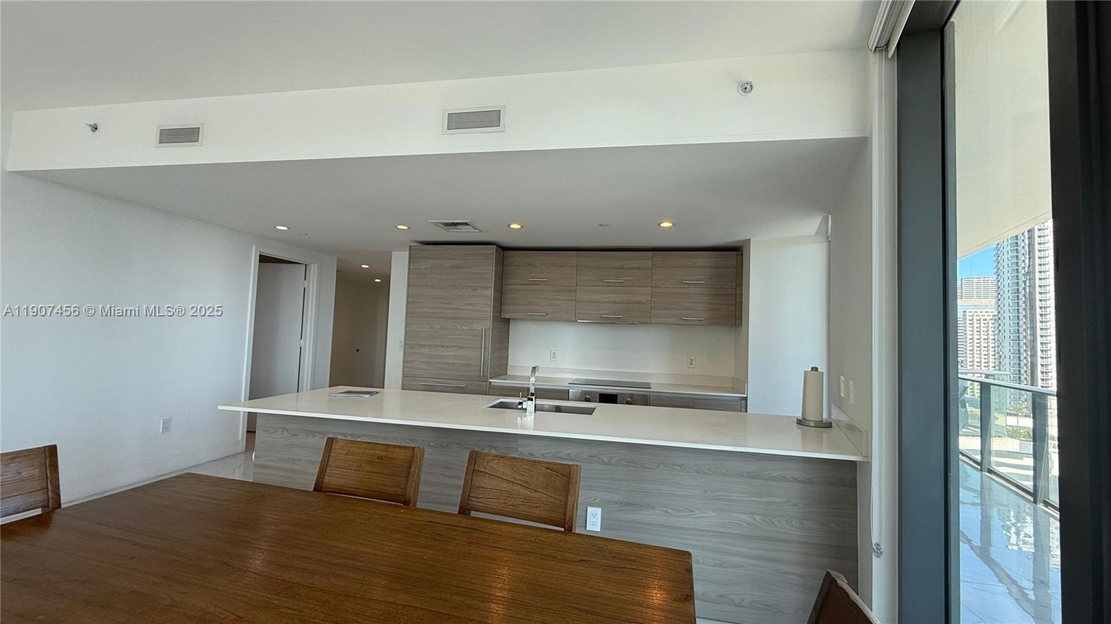 1300 S Miami Ave #2005, Miami FL 33130