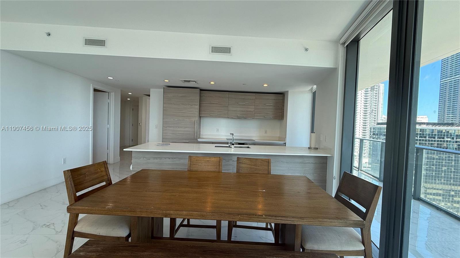1300 S Miami Ave #2005, Miami FL 33130