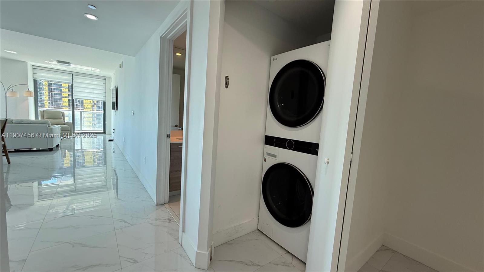 1300 S Miami Ave #2005, Miami FL 33130
