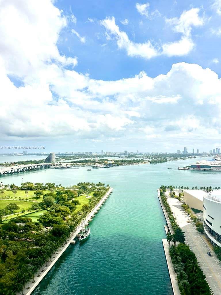 888 BISCAYNE BL #2707, Miami FL 33132