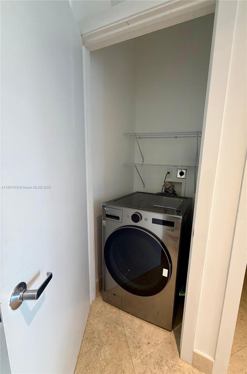 1050 Brickell Ave #2212, Miami FL 33131