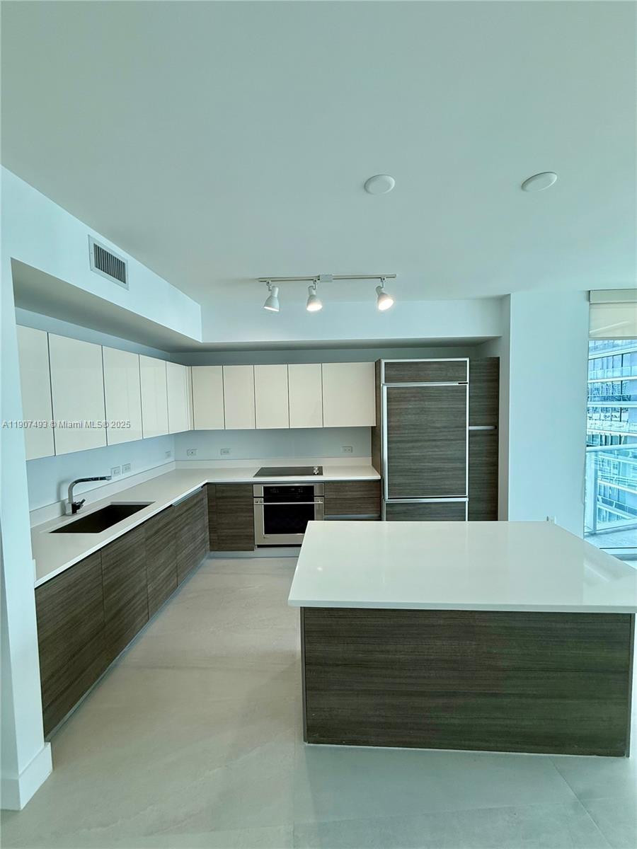1100 S Miami Ave #3710, Miami FL 33130