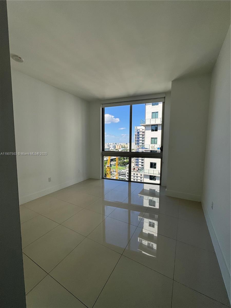 1010 SW 2nd Ave #LPH05, Miami FL 33130