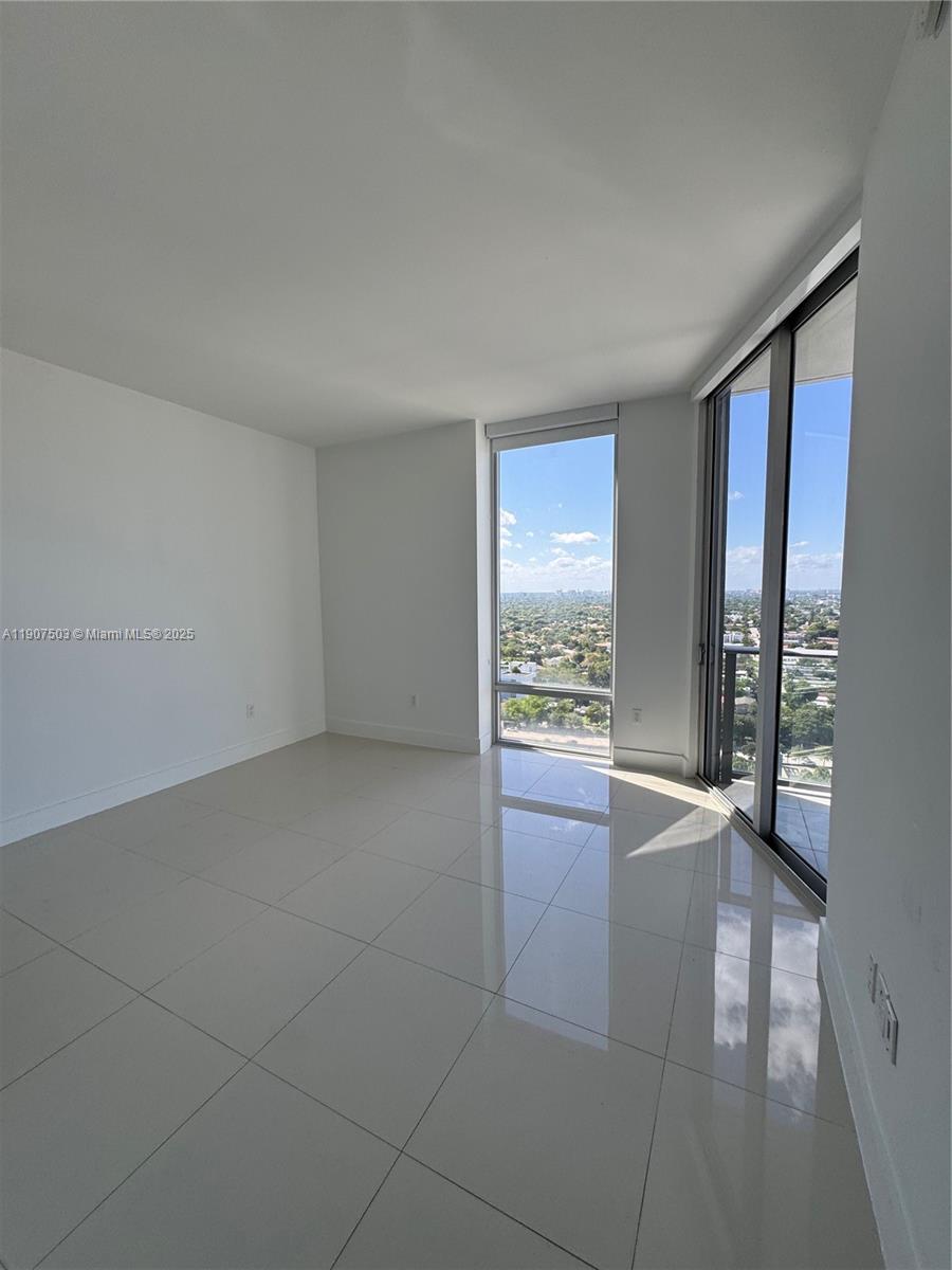 1010 SW 2nd Ave #LPH05, Miami FL 33130