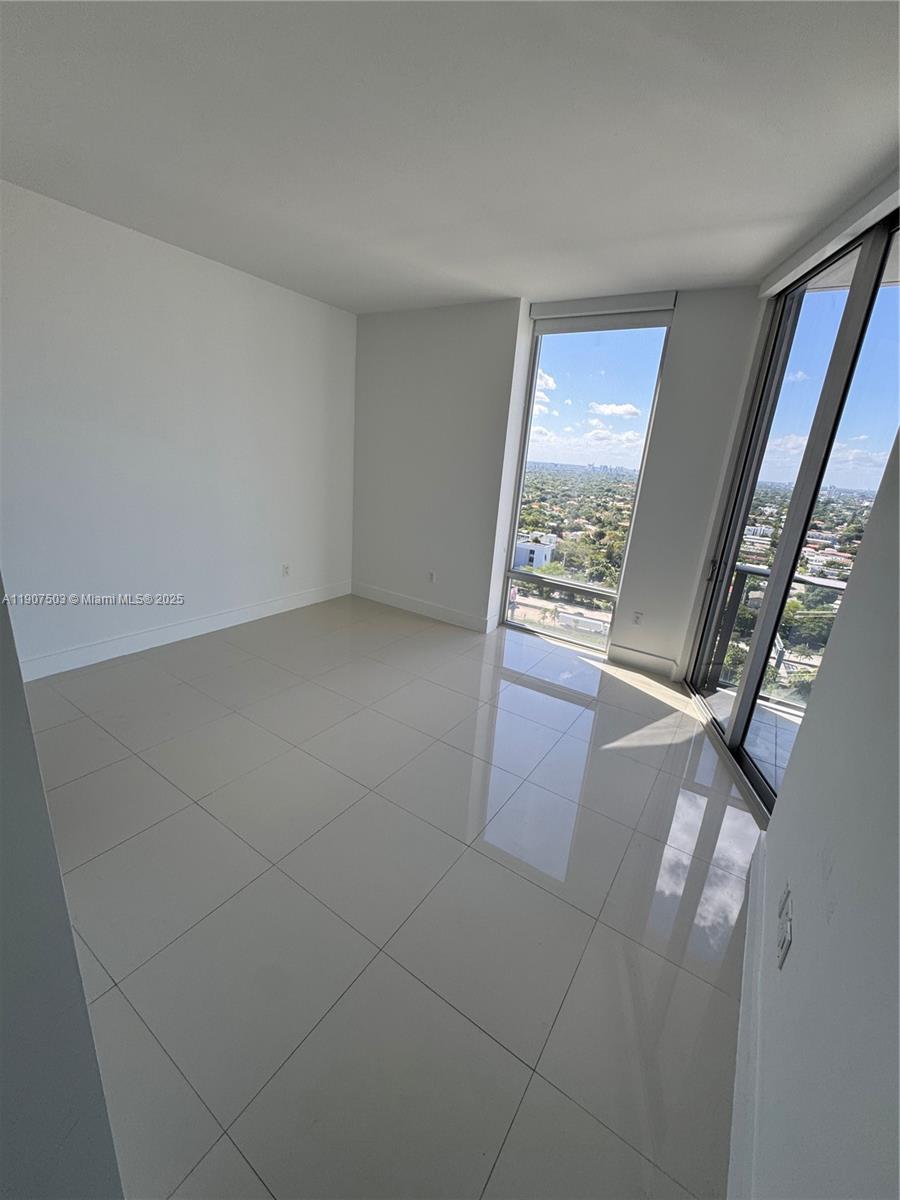 1010 SW 2nd Ave #LPH05, Miami FL 33130