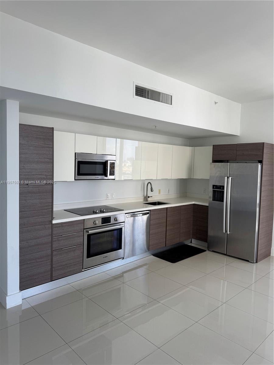 1010 SW 2nd Ave #LPH05, Miami FL 33130
