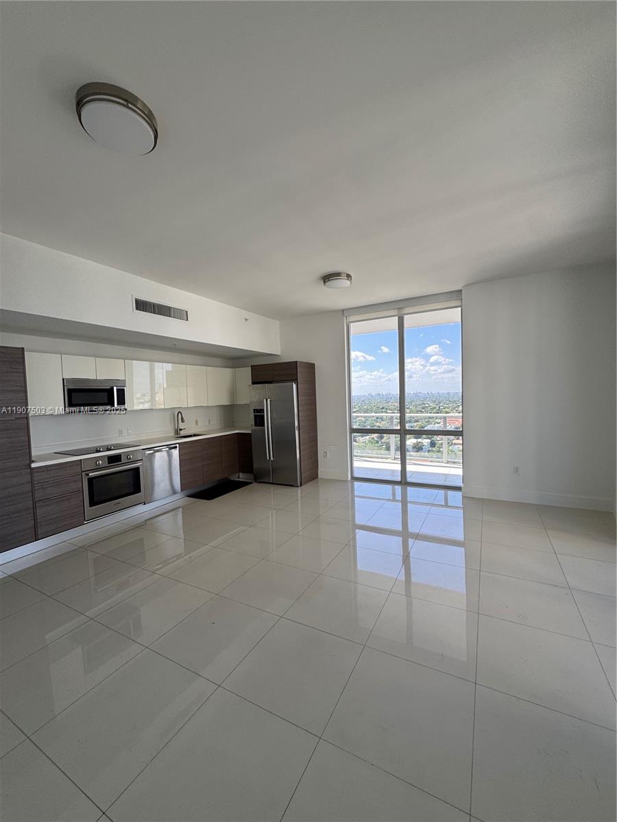 1010 SW 2nd Ave #LPH05, Miami FL 33130