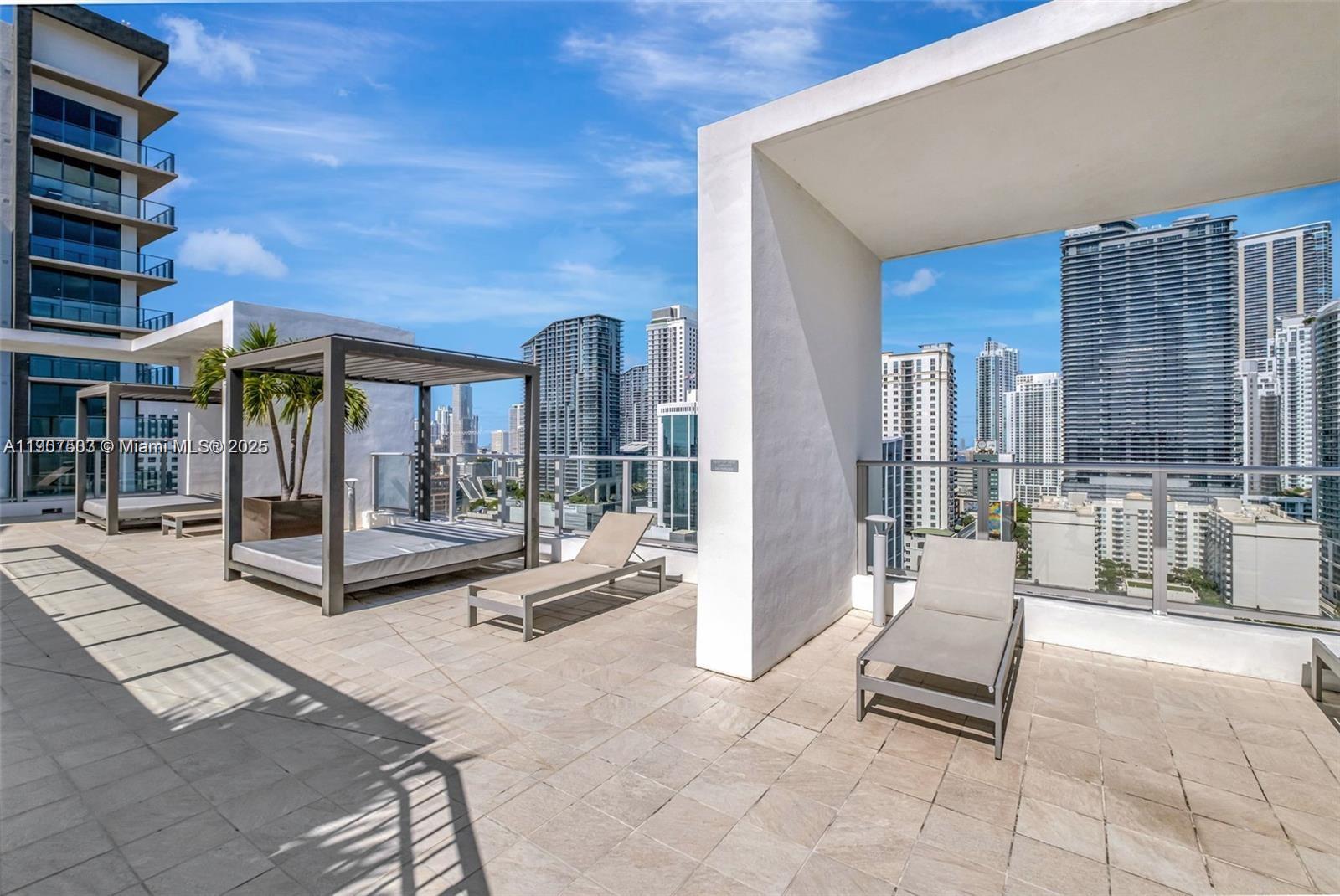1010 SW 2nd Ave #LPH05, Miami FL 33130