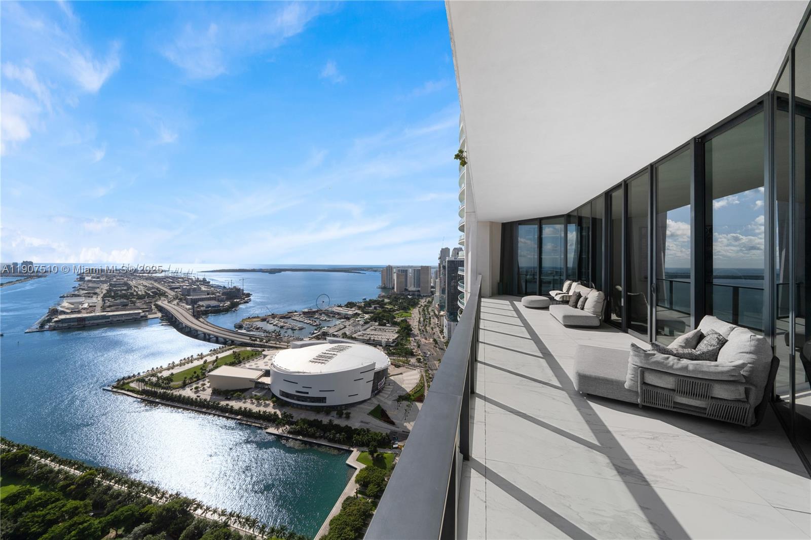 1000 Biscayne Blvd #LPH 4901, Miami FL 33132