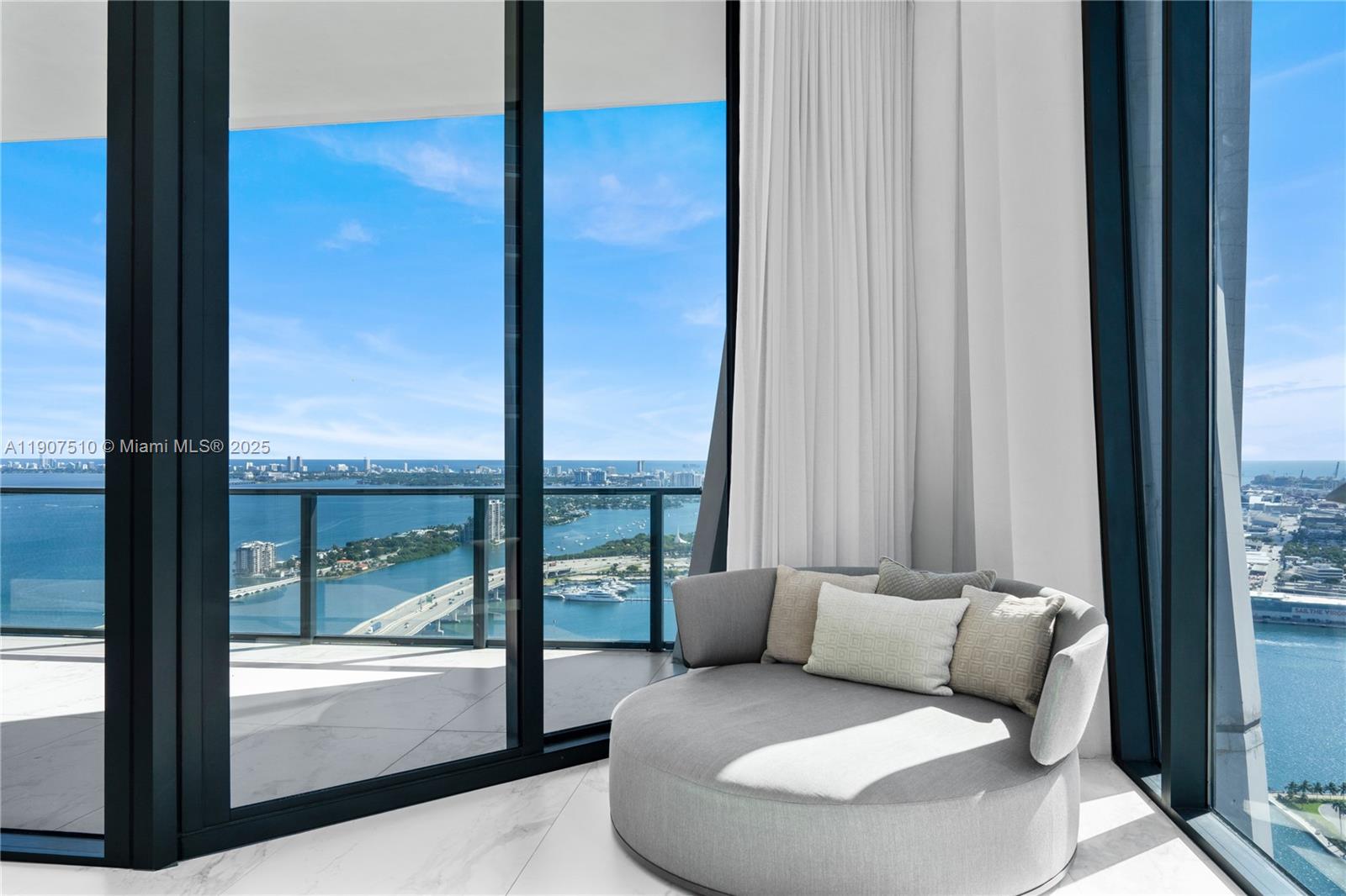 1000 Biscayne Blvd #LPH 4901, Miami FL 33132