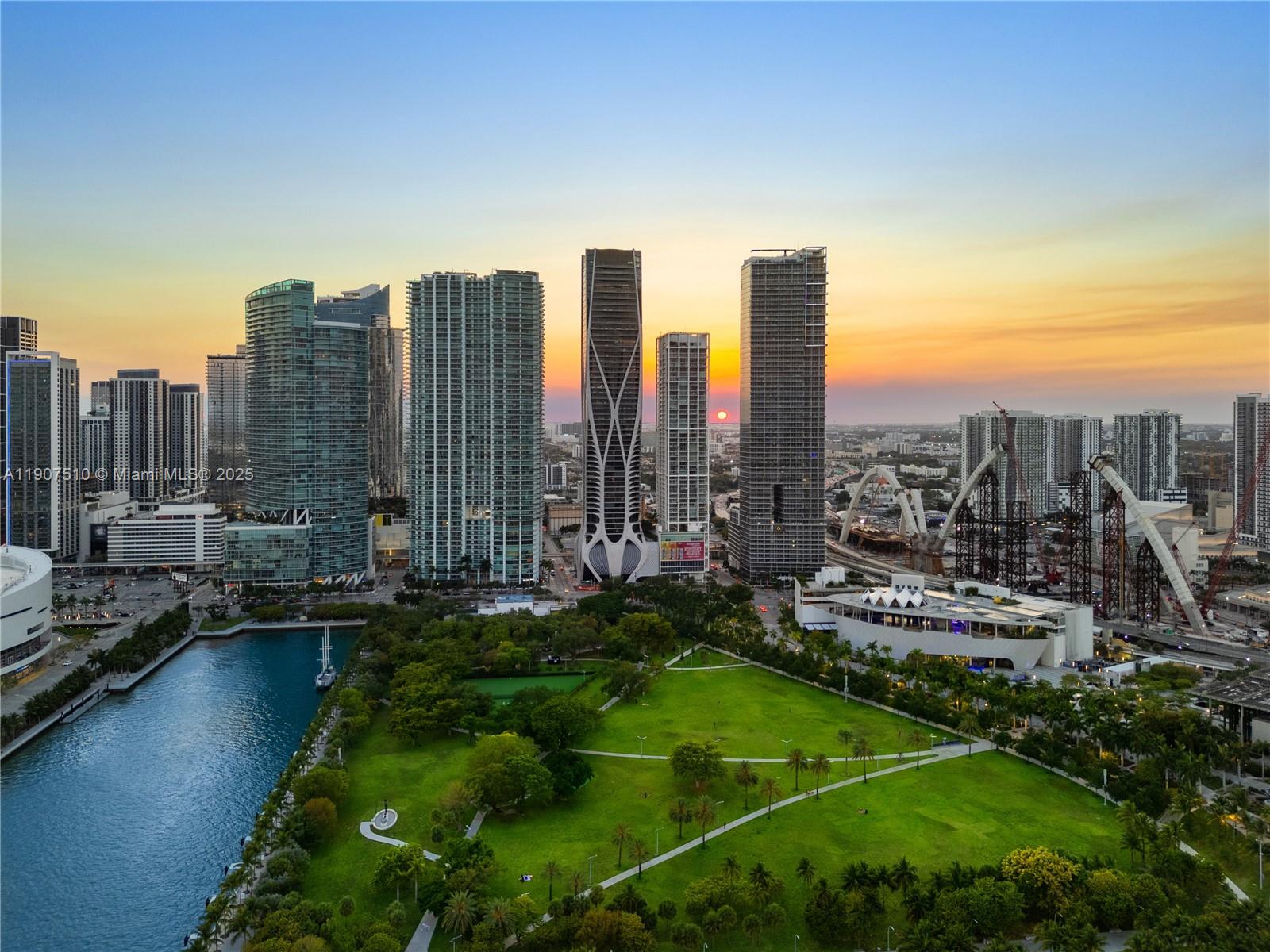 1000 Biscayne Blvd #LPH 4901, Miami FL 33132