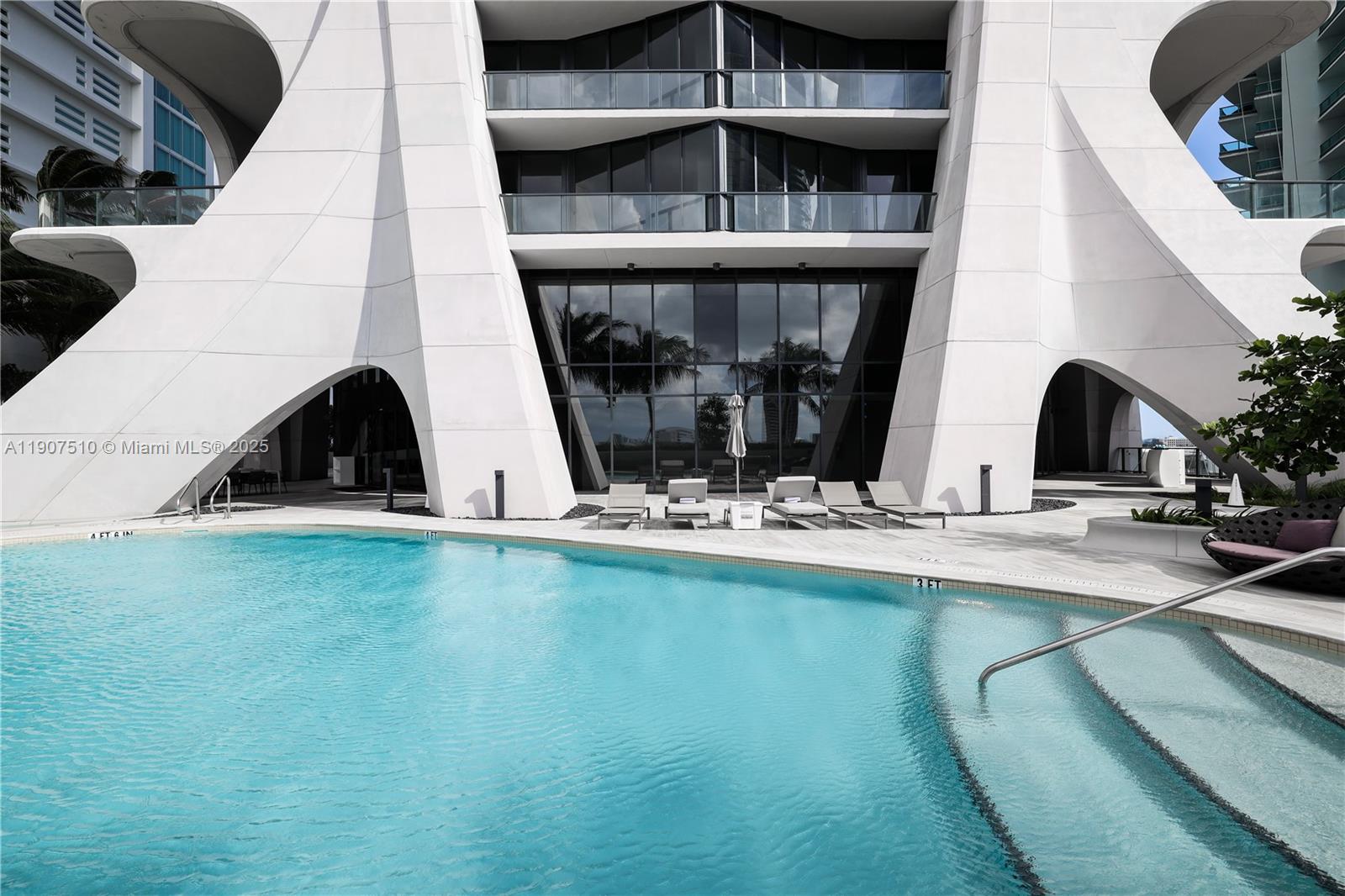 1000 Biscayne Blvd #LPH 4901, Miami FL 33132