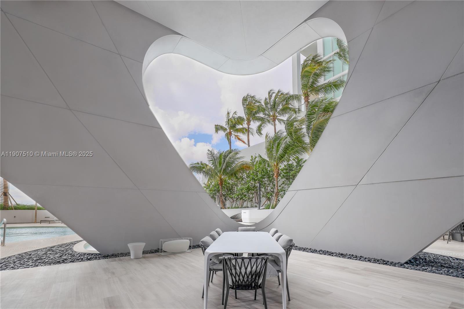 1000 Biscayne Blvd #LPH 4901, Miami FL 33132