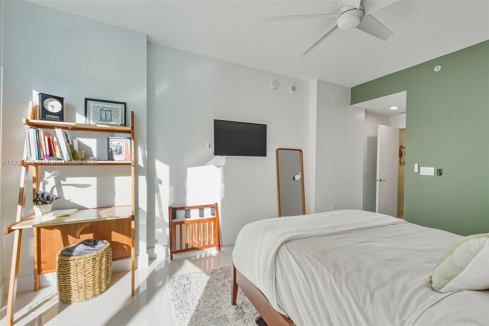 2020 N Bayshore #TH103, Miami FL 33137