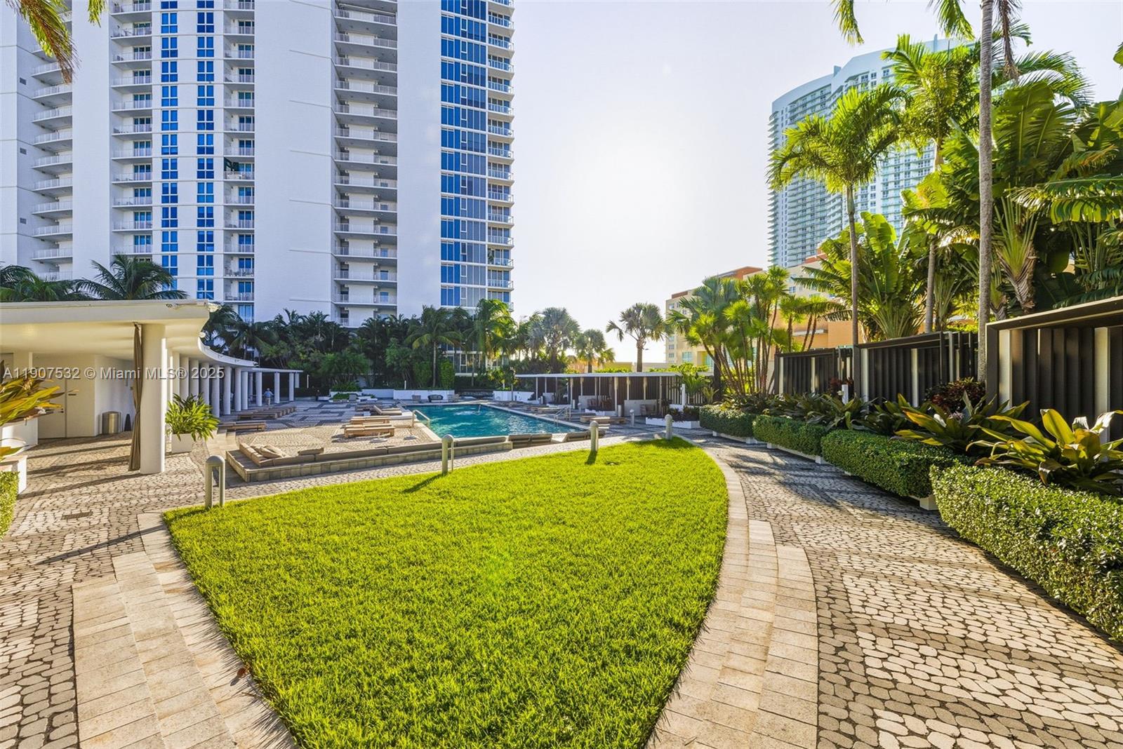 2020 N Bayshore #TH103, Miami FL 33137