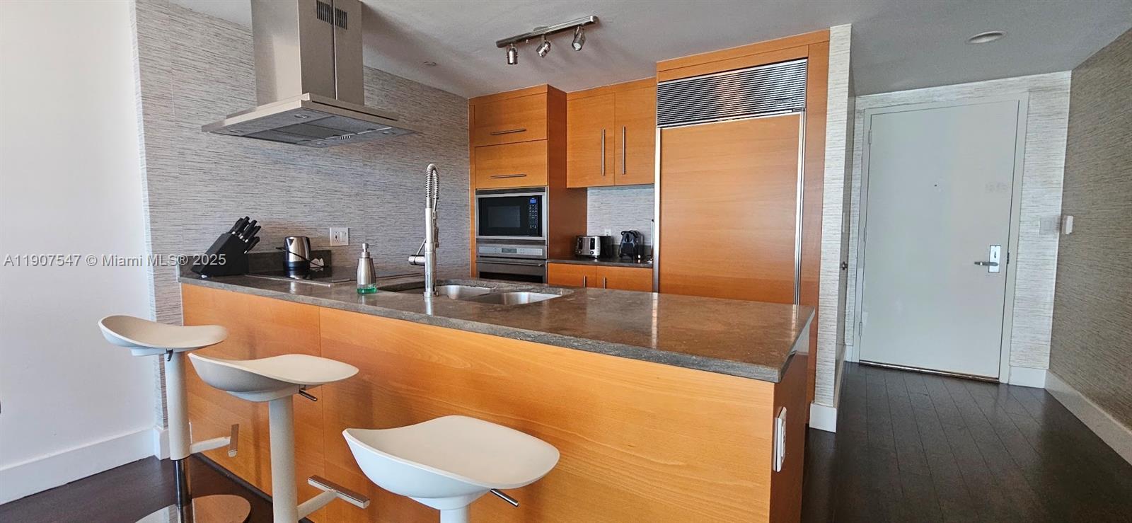 495 BRICKELL AVE #1109, Miami FL 33131
