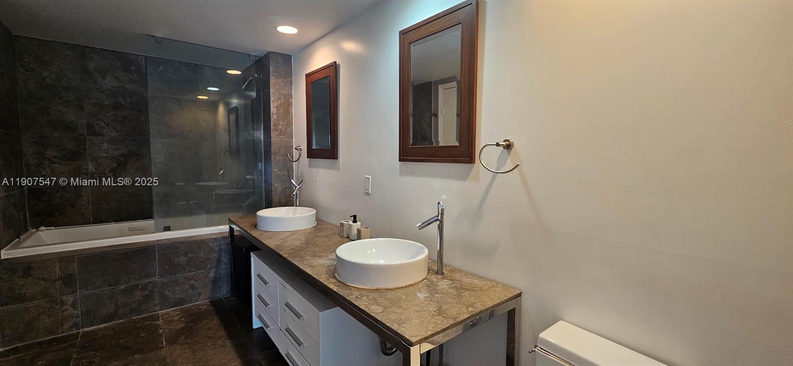 495 BRICKELL AVE #1109, Miami FL 33131