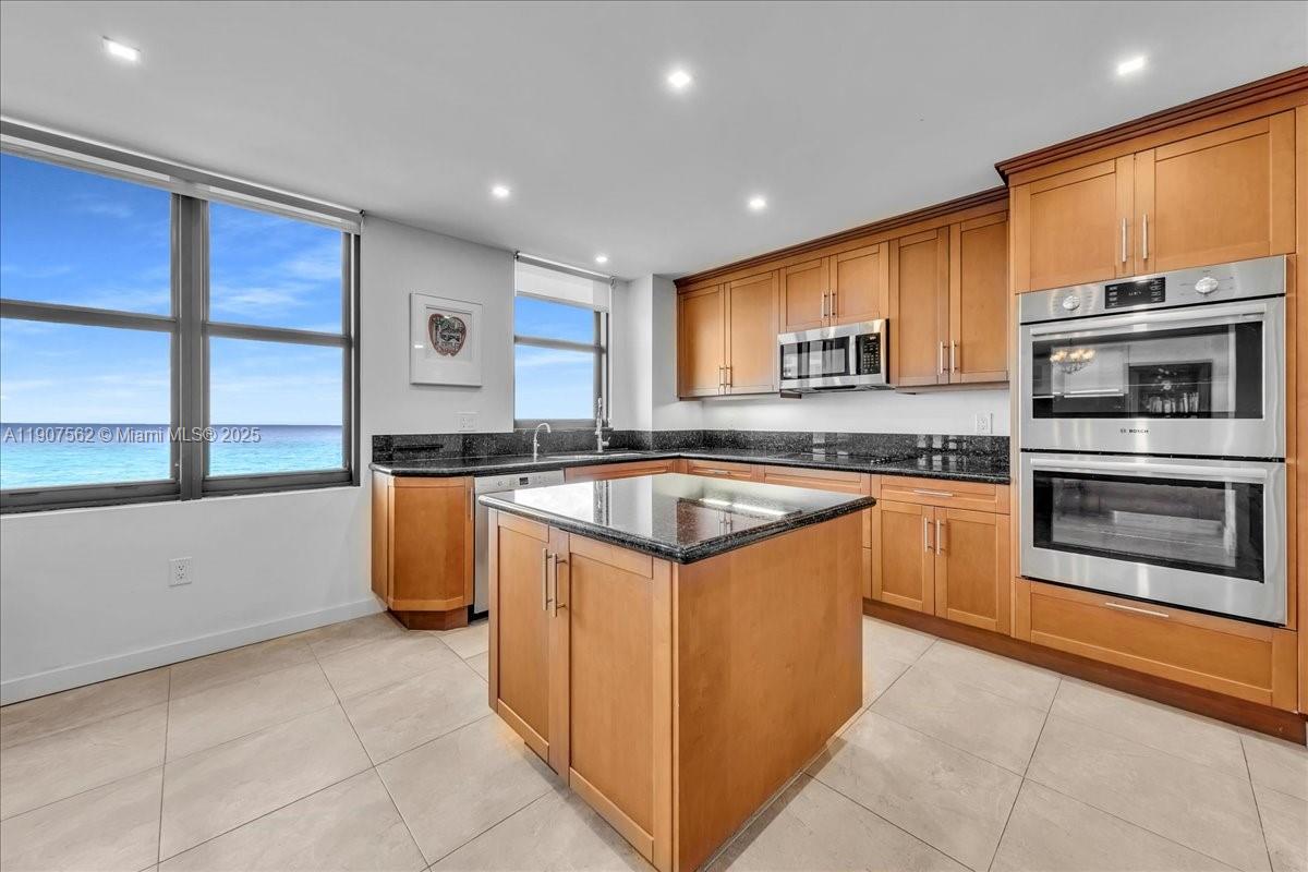 9801 Collins Ave #14Y, Bal Harbour FL 33154