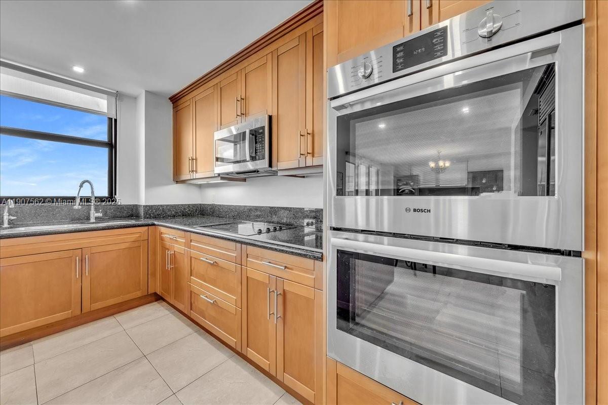 9801 Collins Ave #14Y, Bal Harbour FL 33154
