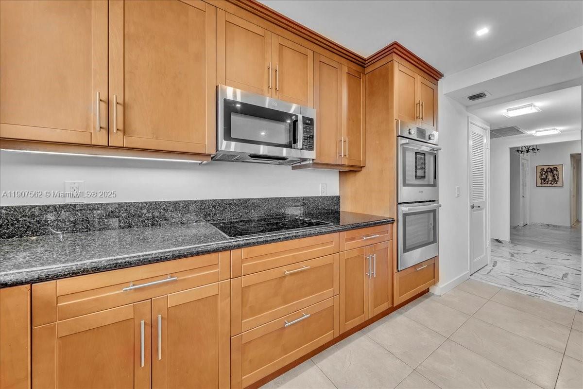 9801 Collins Ave #14Y, Bal Harbour FL 33154