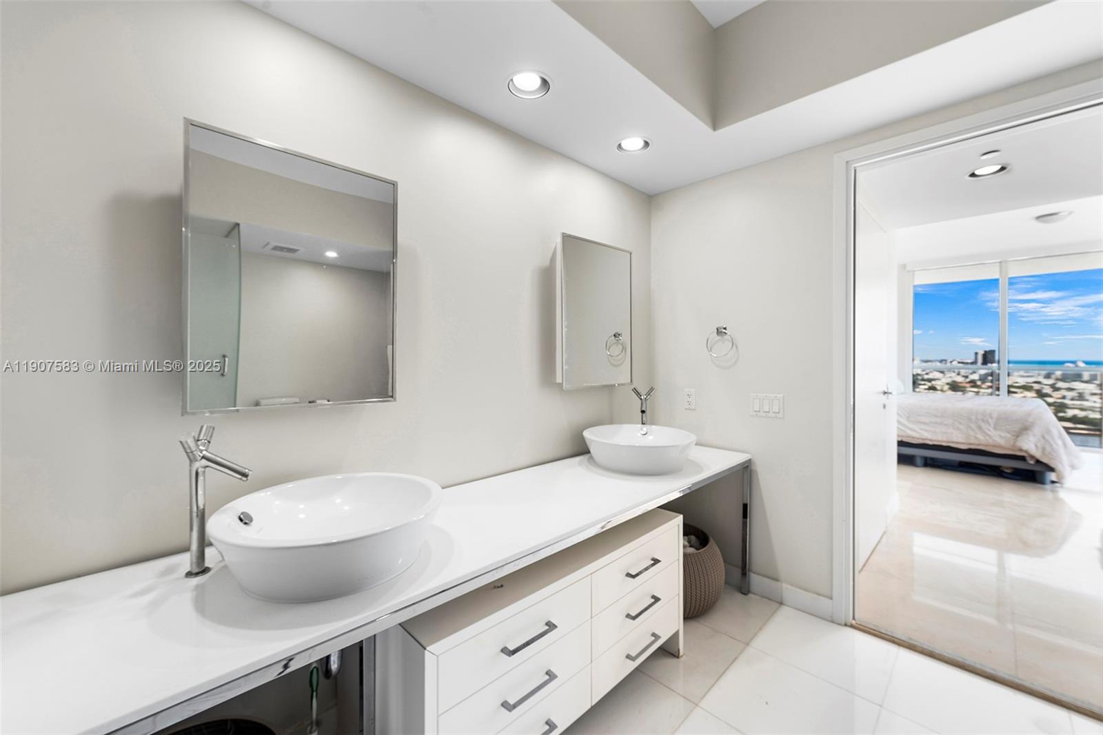 450 Alton Rd #3010, Miami Beach FL 33139