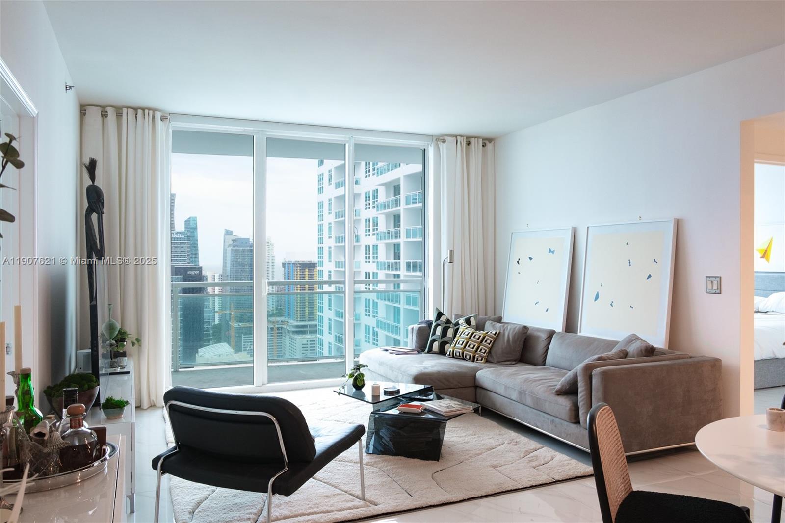 950 Brickell Bay Dr #3905, Miami FL 33131