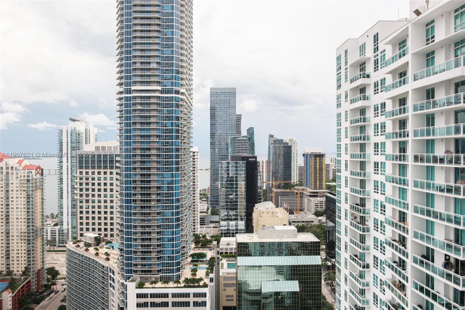 950 Brickell Bay Dr #3905, Miami FL 33131