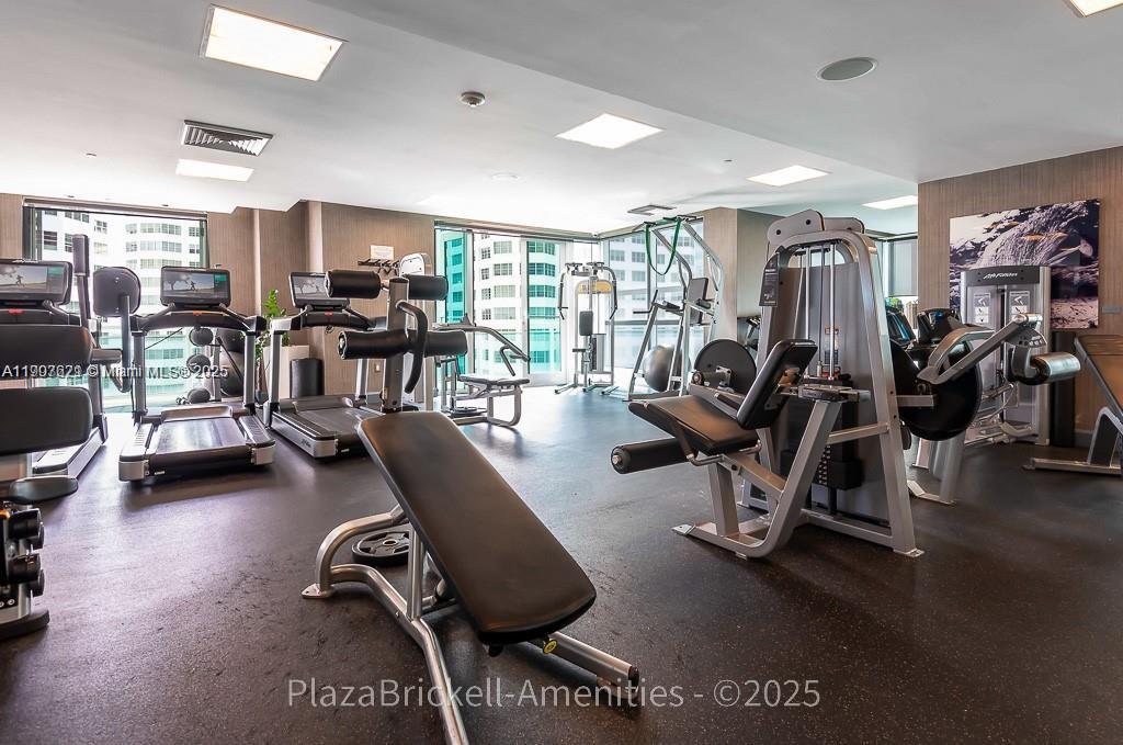 950 Brickell Bay Dr #3905, Miami FL 33131
