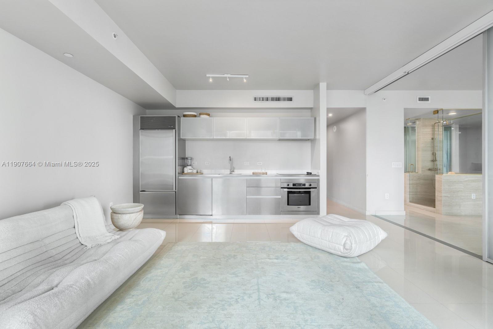 1040 Biscayne Blvd #2908, Miami FL 33132