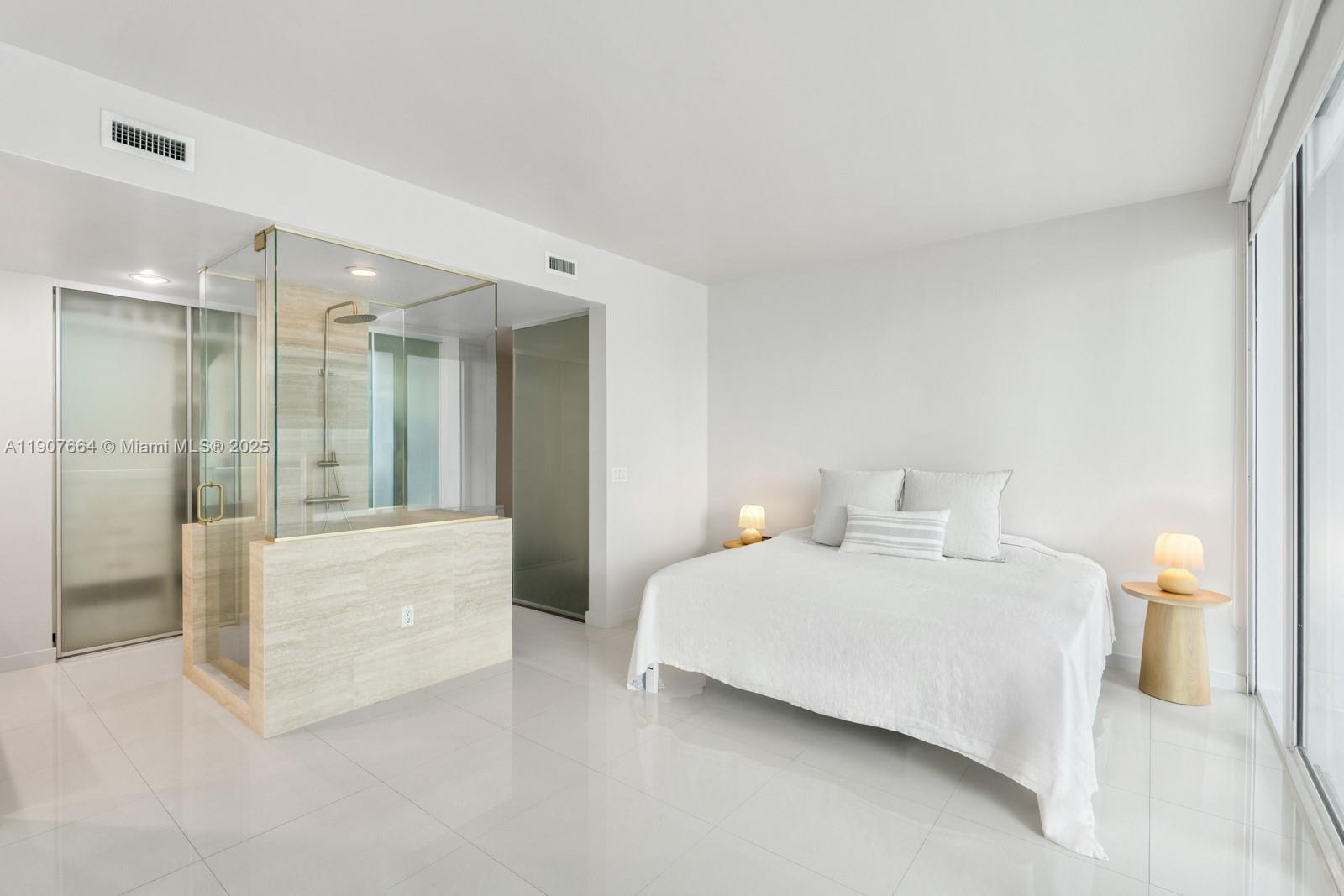 1040 Biscayne Blvd #2908, Miami FL 33132