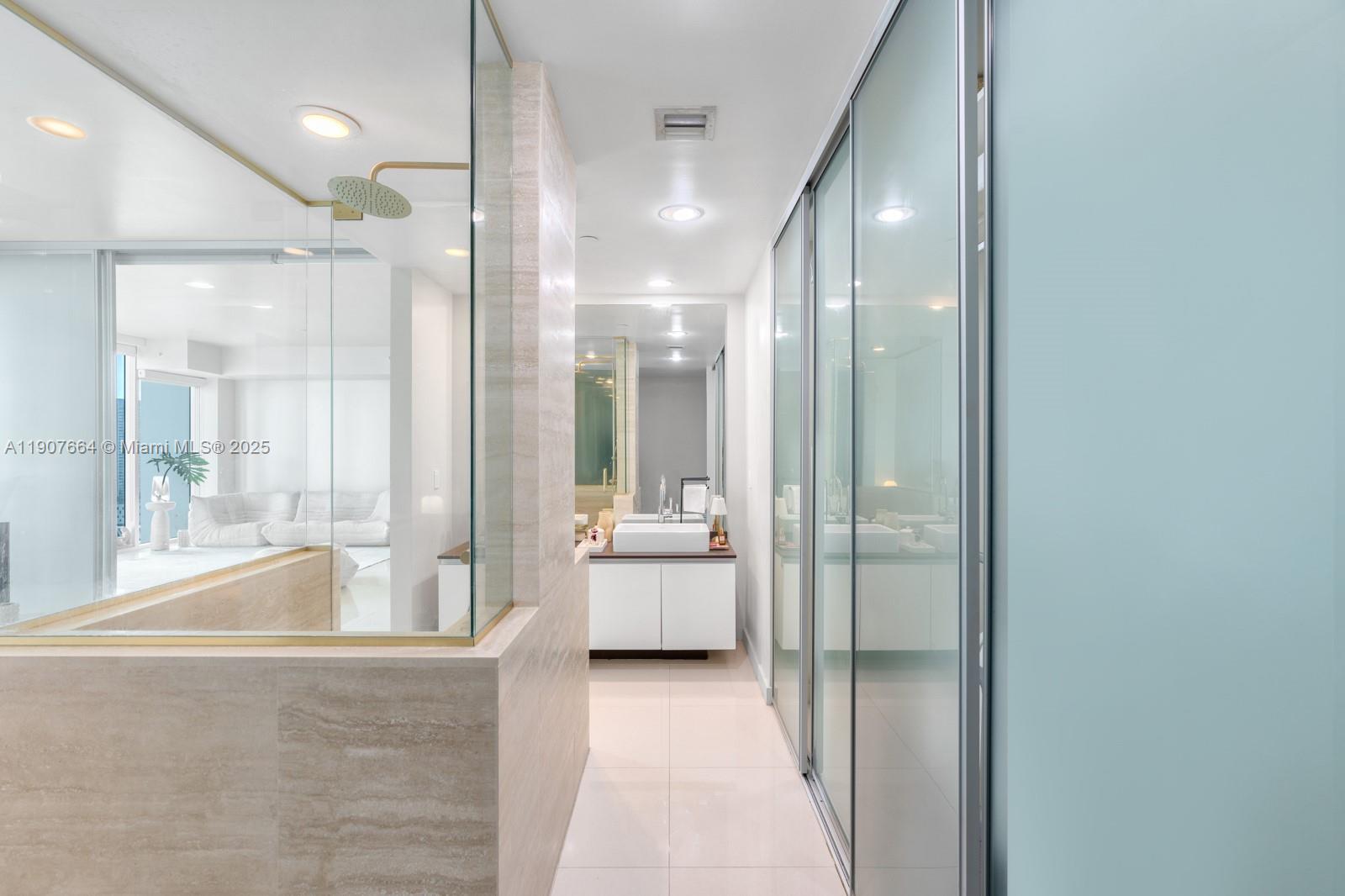 1040 Biscayne Blvd #2908, Miami FL 33132