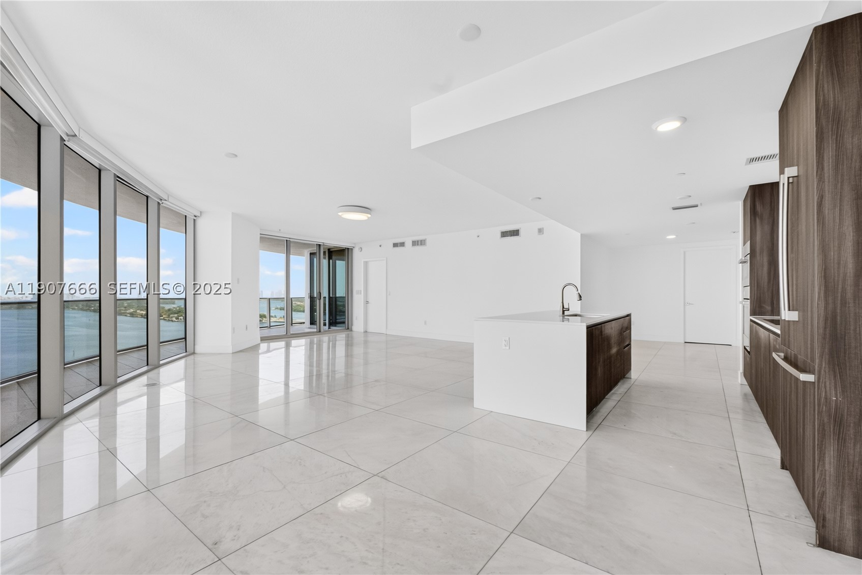 488 NE 18th St #1815, Miami FL 33132