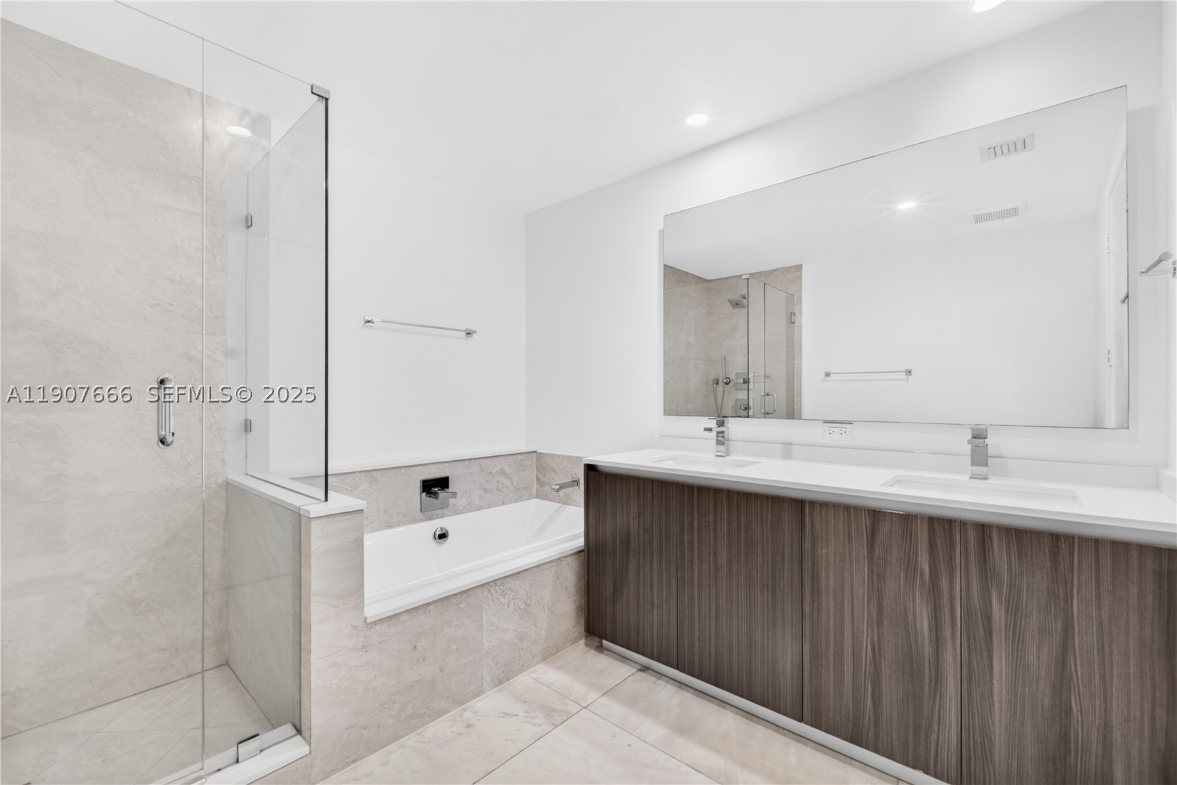 488 NE 18th St #1815, Miami FL 33132