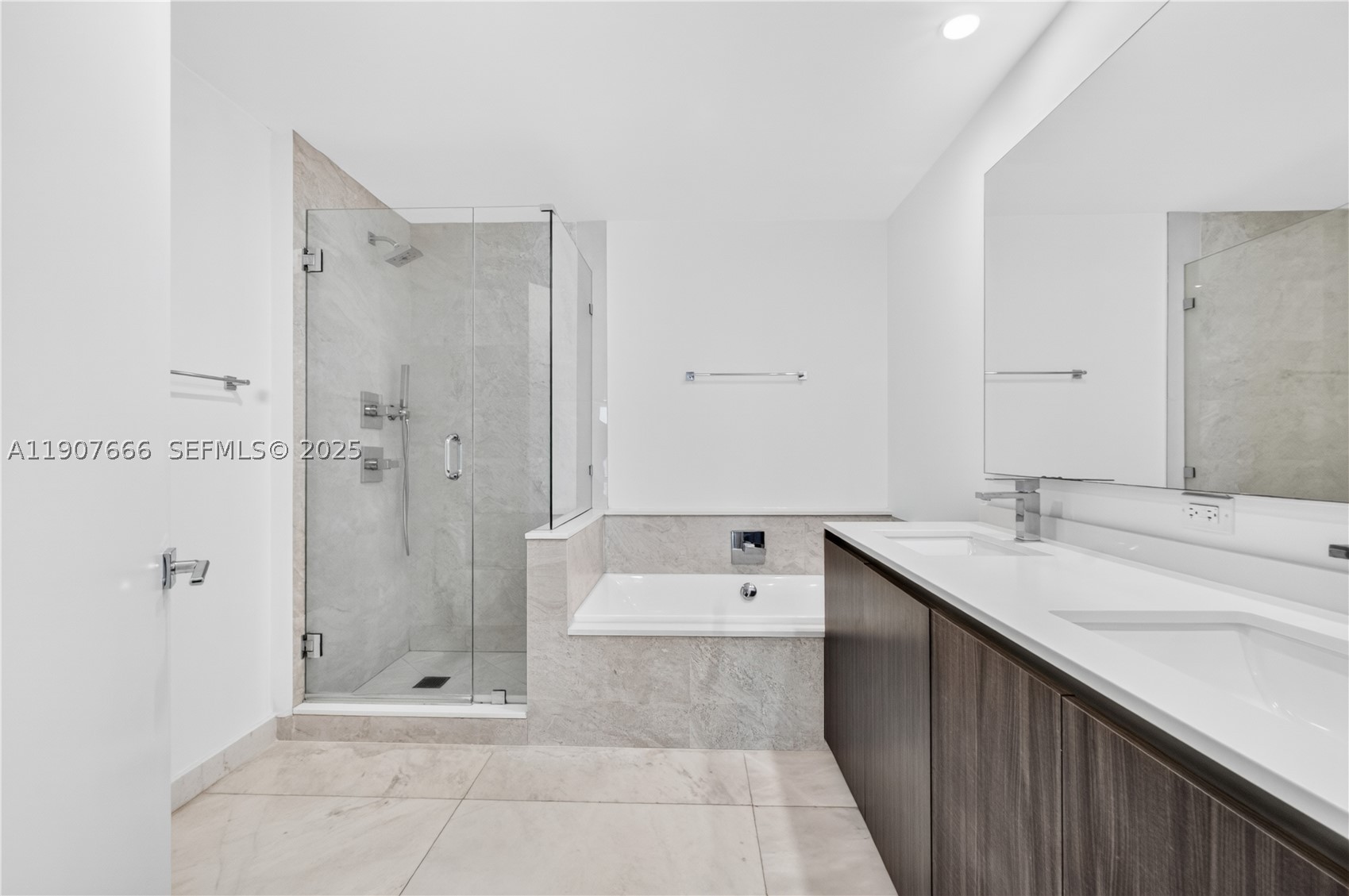 488 NE 18th St #1815, Miami FL 33132