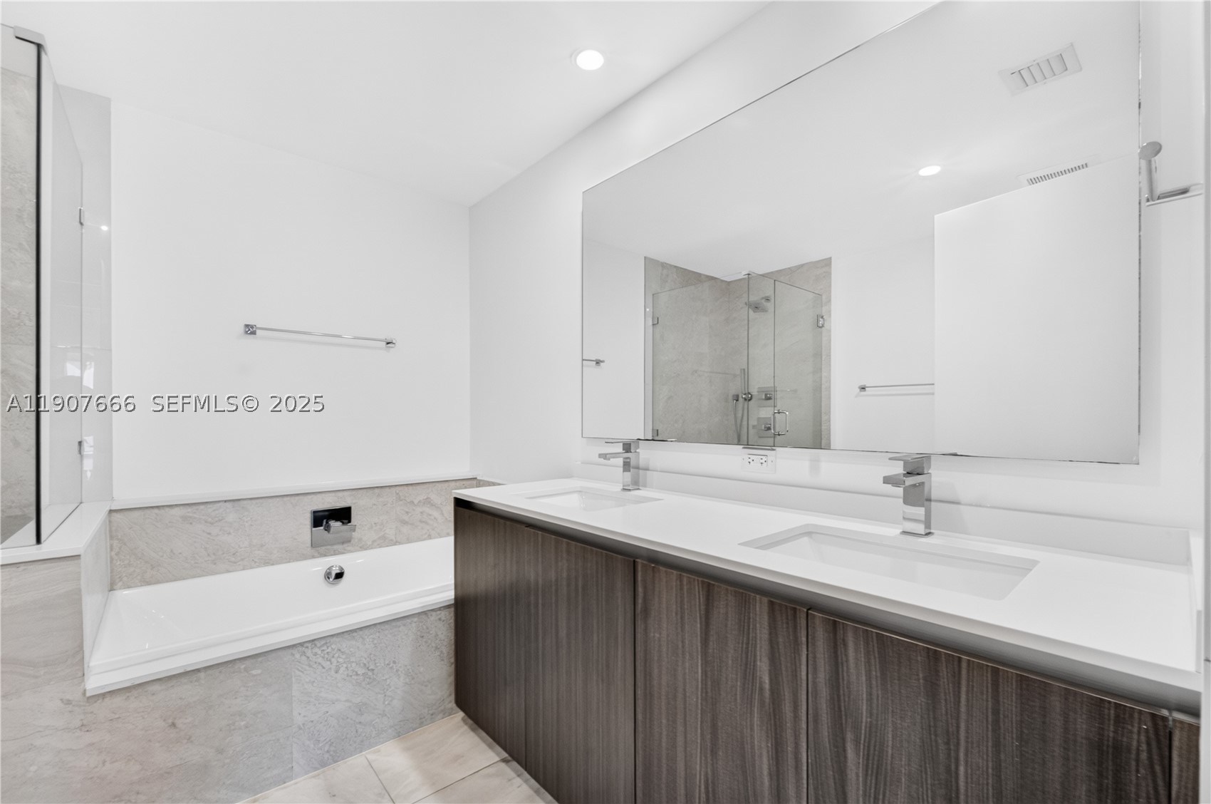 488 NE 18th St #1815, Miami FL 33132