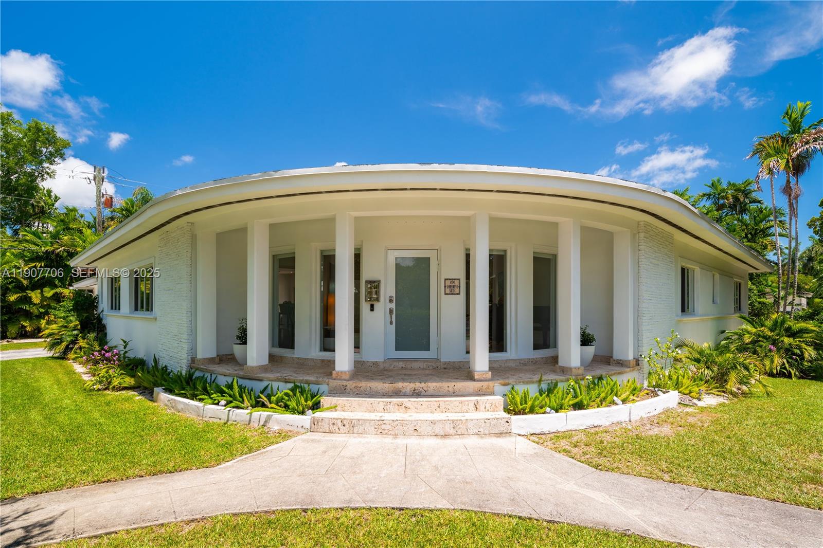 200 S Shore Dr S, Miami FL 33133