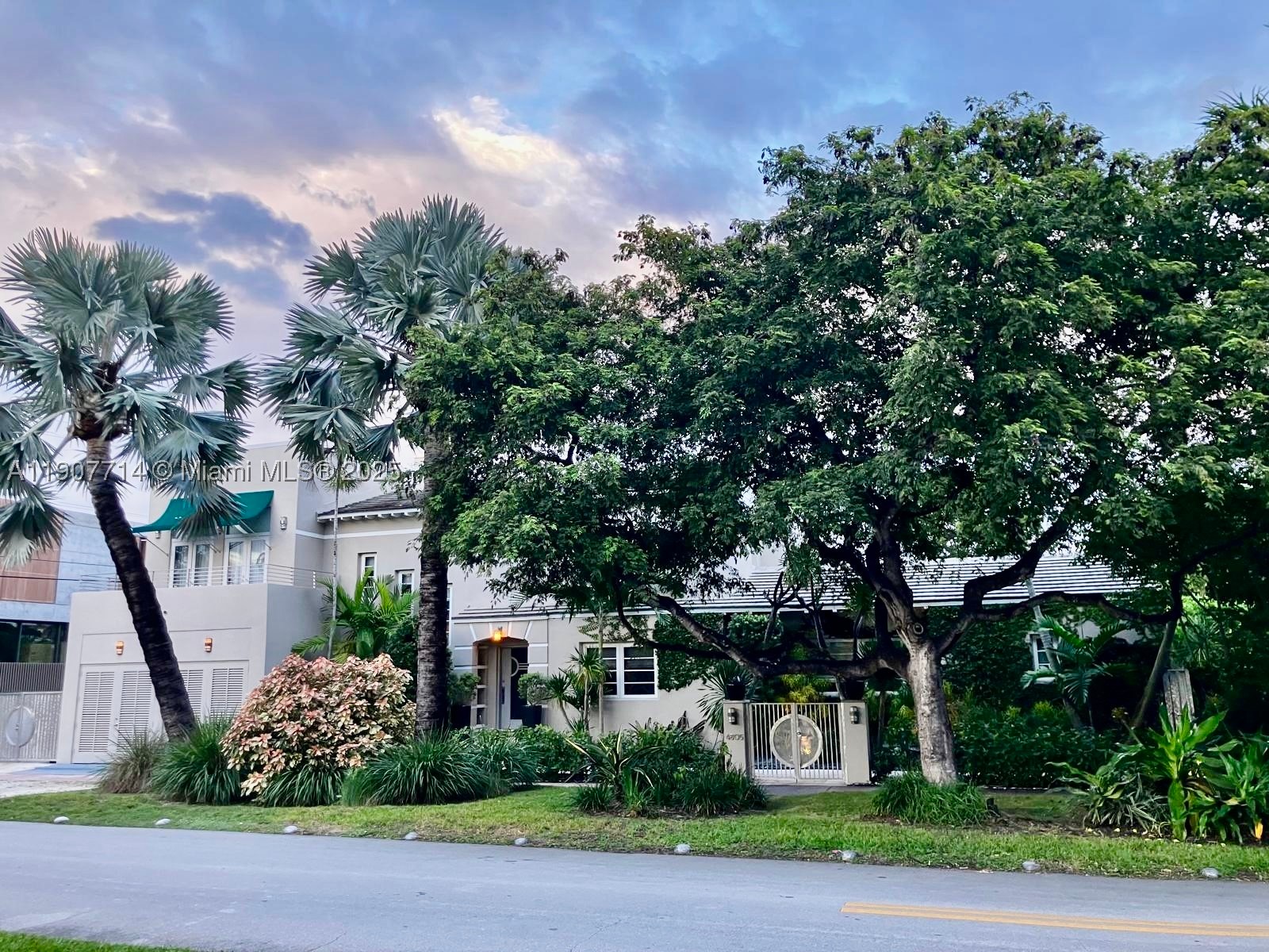 4805 Cherokee Ave, Miami Beach FL 33140