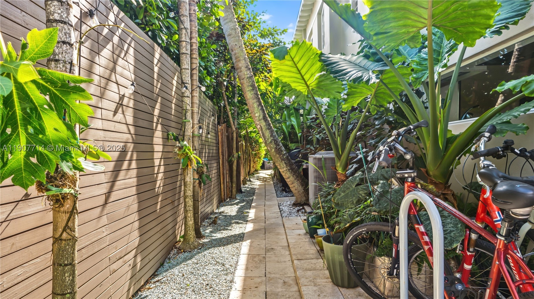 4805 Cherokee Ave, Miami Beach FL 33140