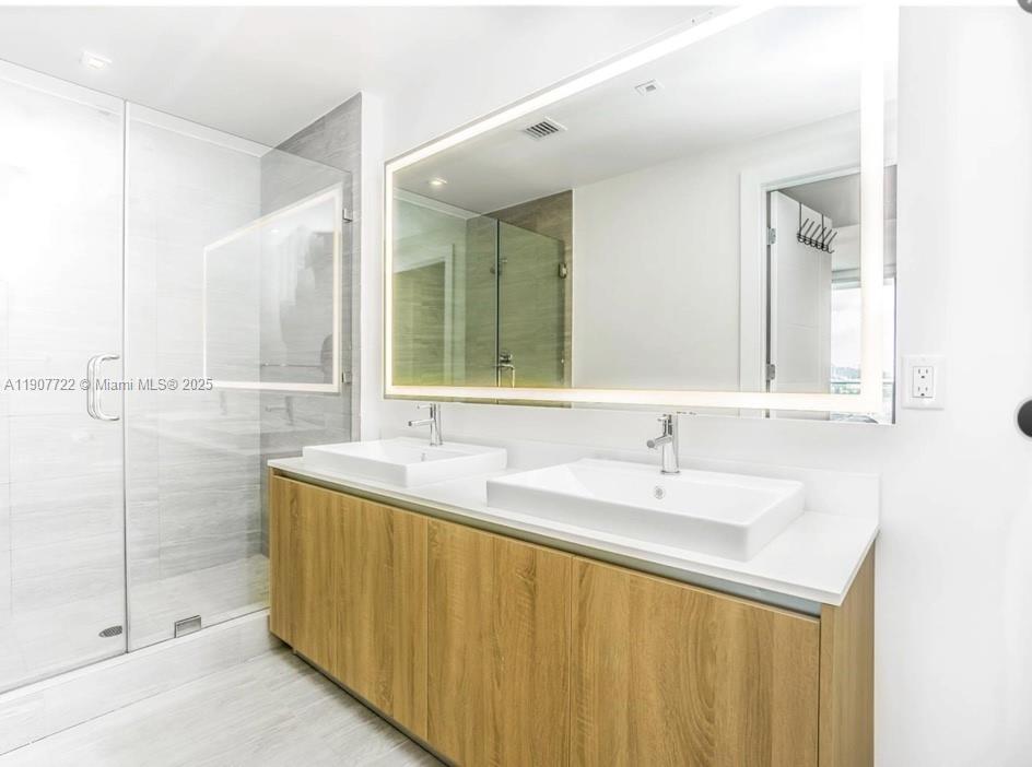 2960 NE 207th St APT 912, Aventura FL 33180