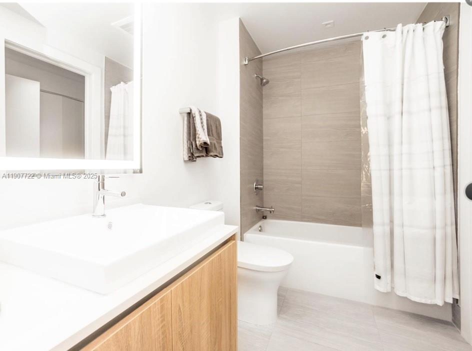 2960 NE 207th St APT 912, Aventura FL 33180