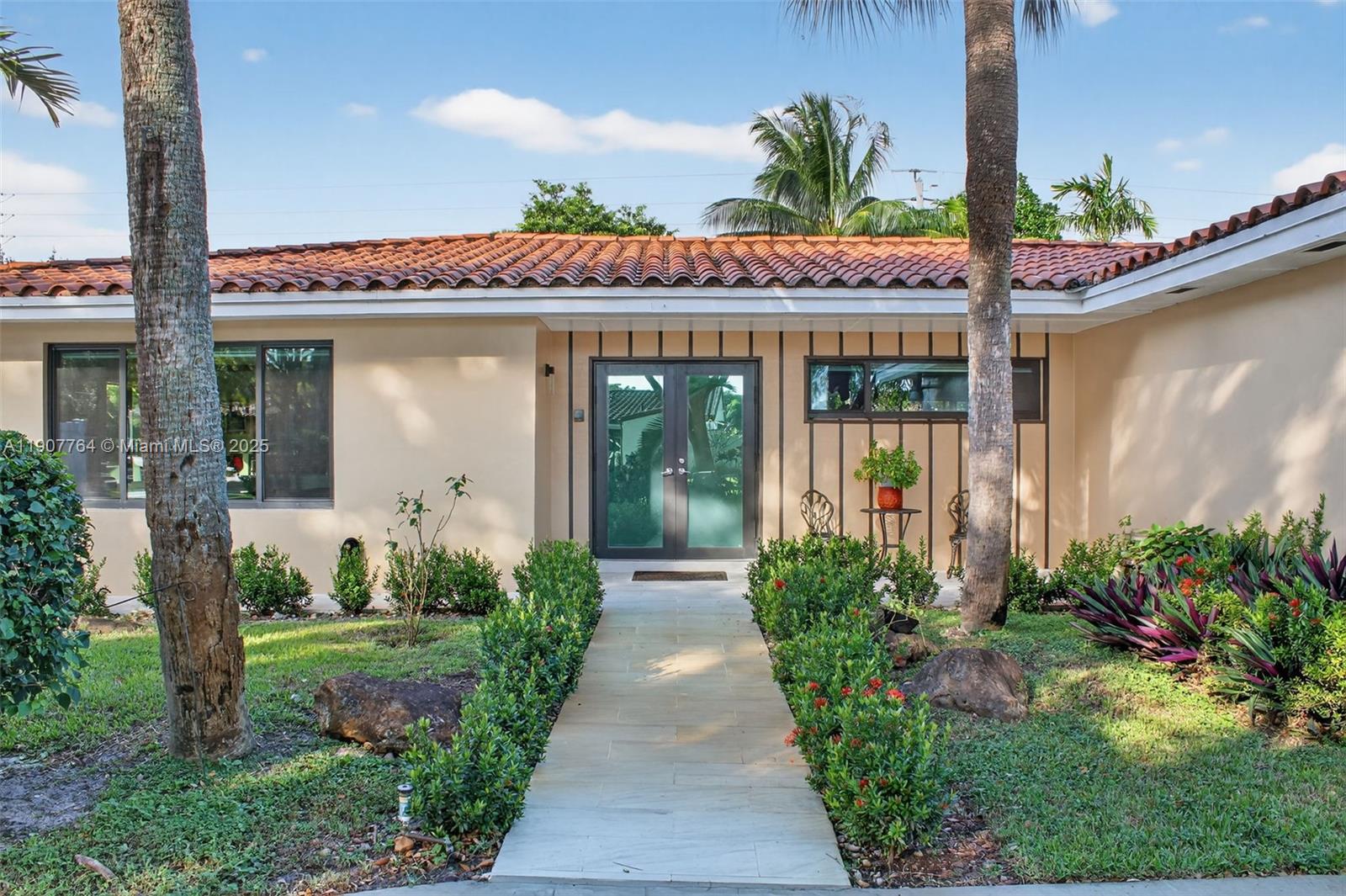 15010 Dunbarton Pl, Miami Lakes FL 33016