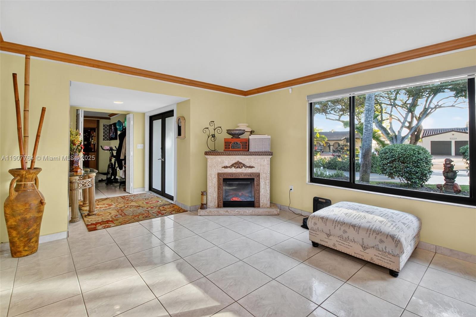 15010 Dunbarton Pl, Miami Lakes FL 33016