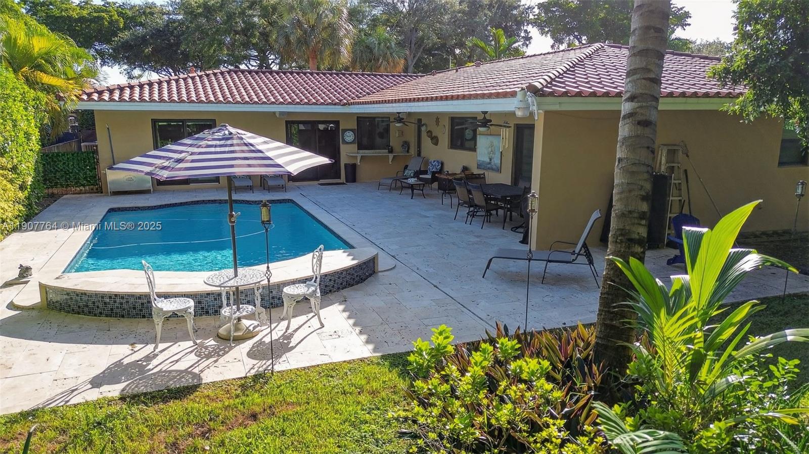 15010 Dunbarton Pl, Miami Lakes FL 33016