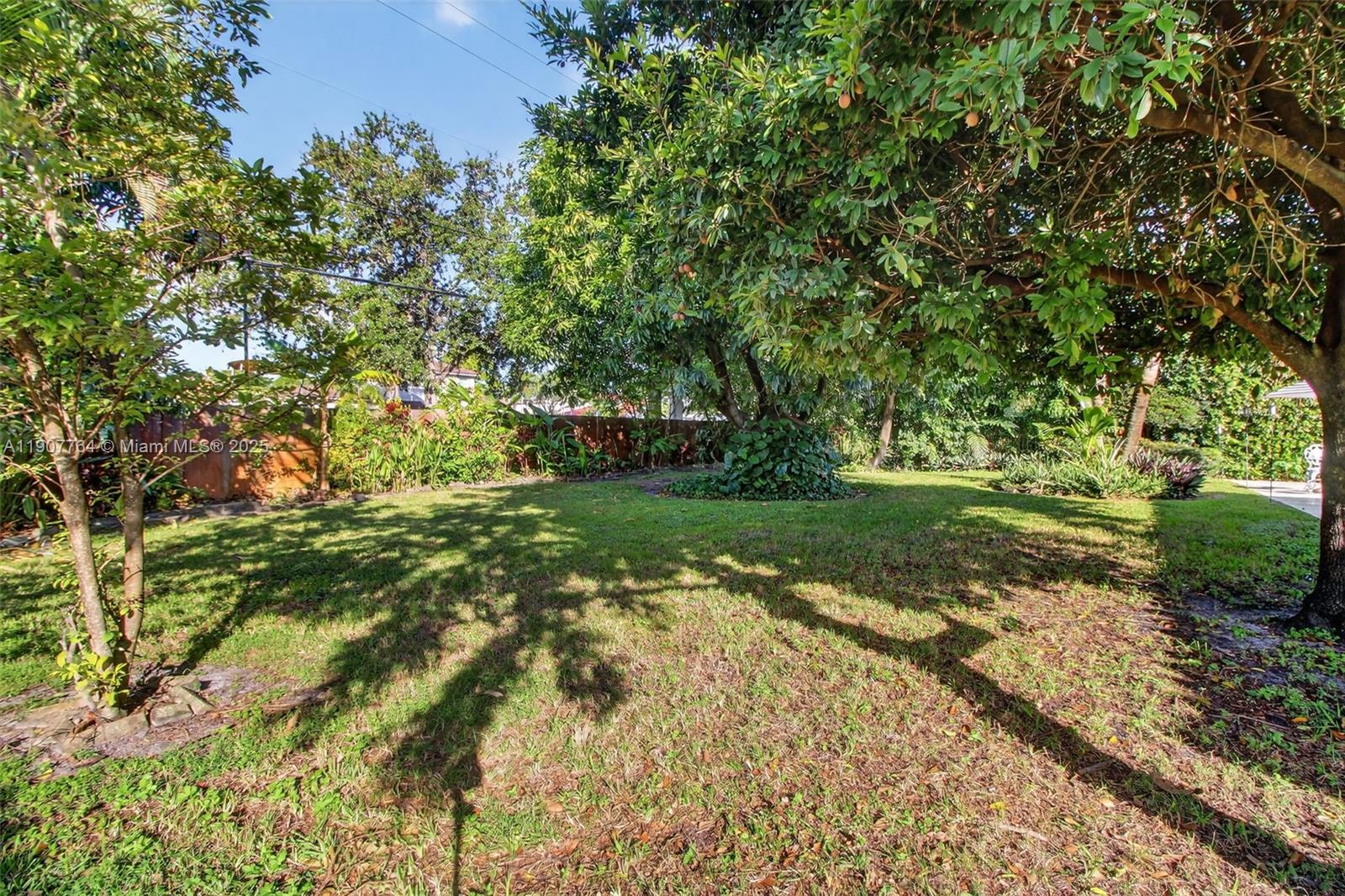 15010 Dunbarton Pl, Miami Lakes FL 33016