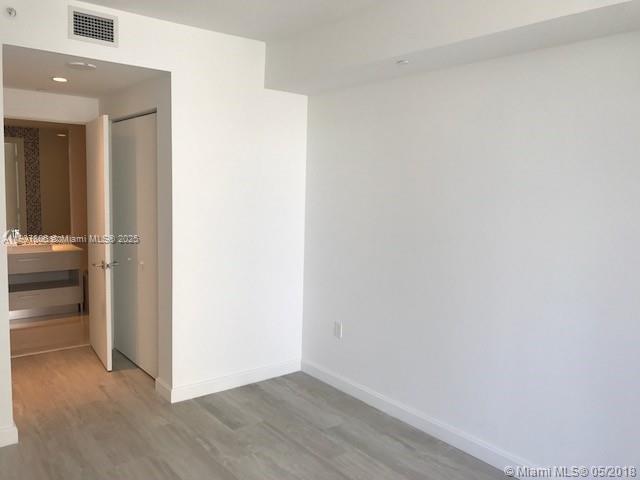 55 SW 9th St #2510, Miami FL 33130